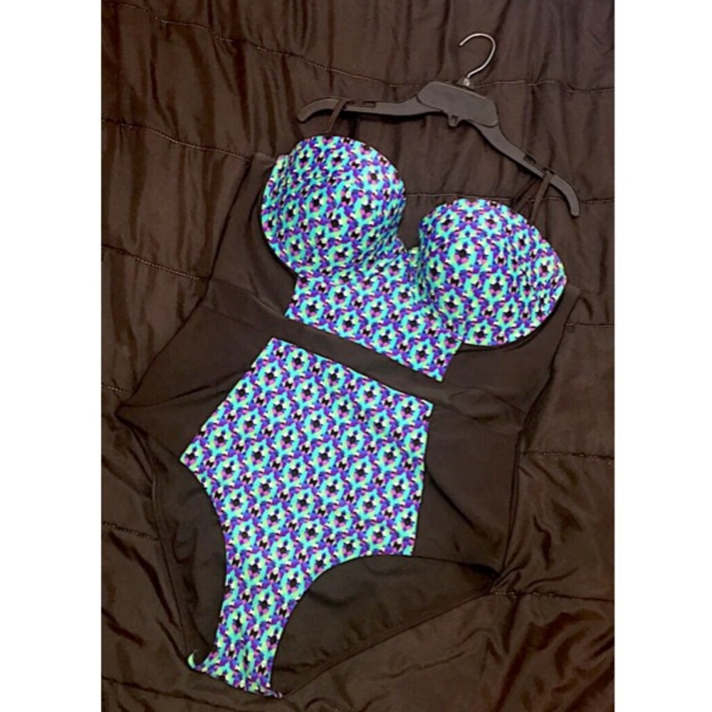 Plus sized bathing suit! Never been worn!!